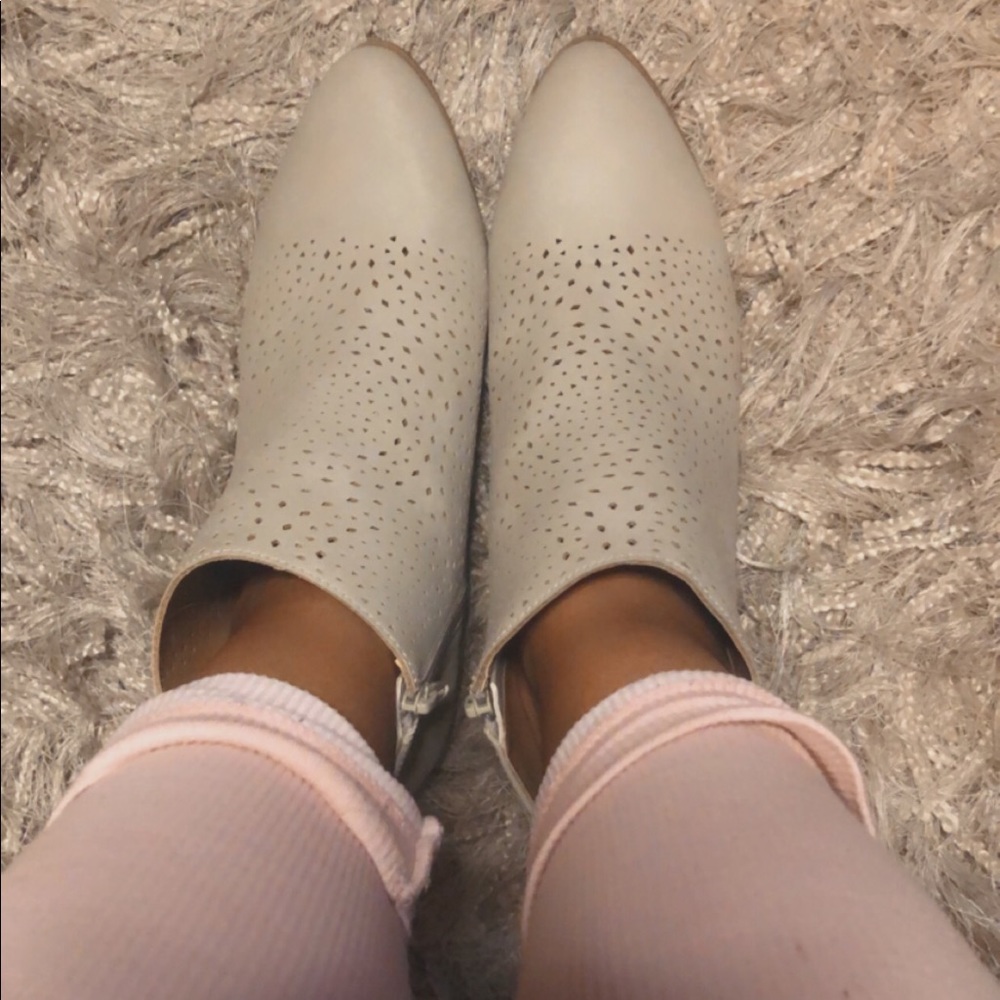 Cream Booties ♥️❣️ - Picture 2 of 4